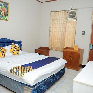 SPOT ON 2559 Hotel Handayani Syariah